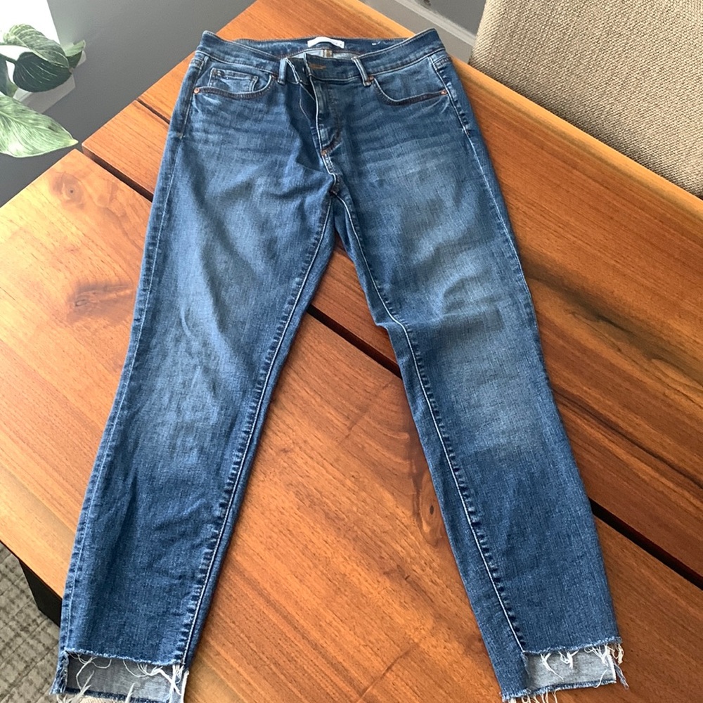 Ann Taylor Loft ankle length jeans. Size 29/8